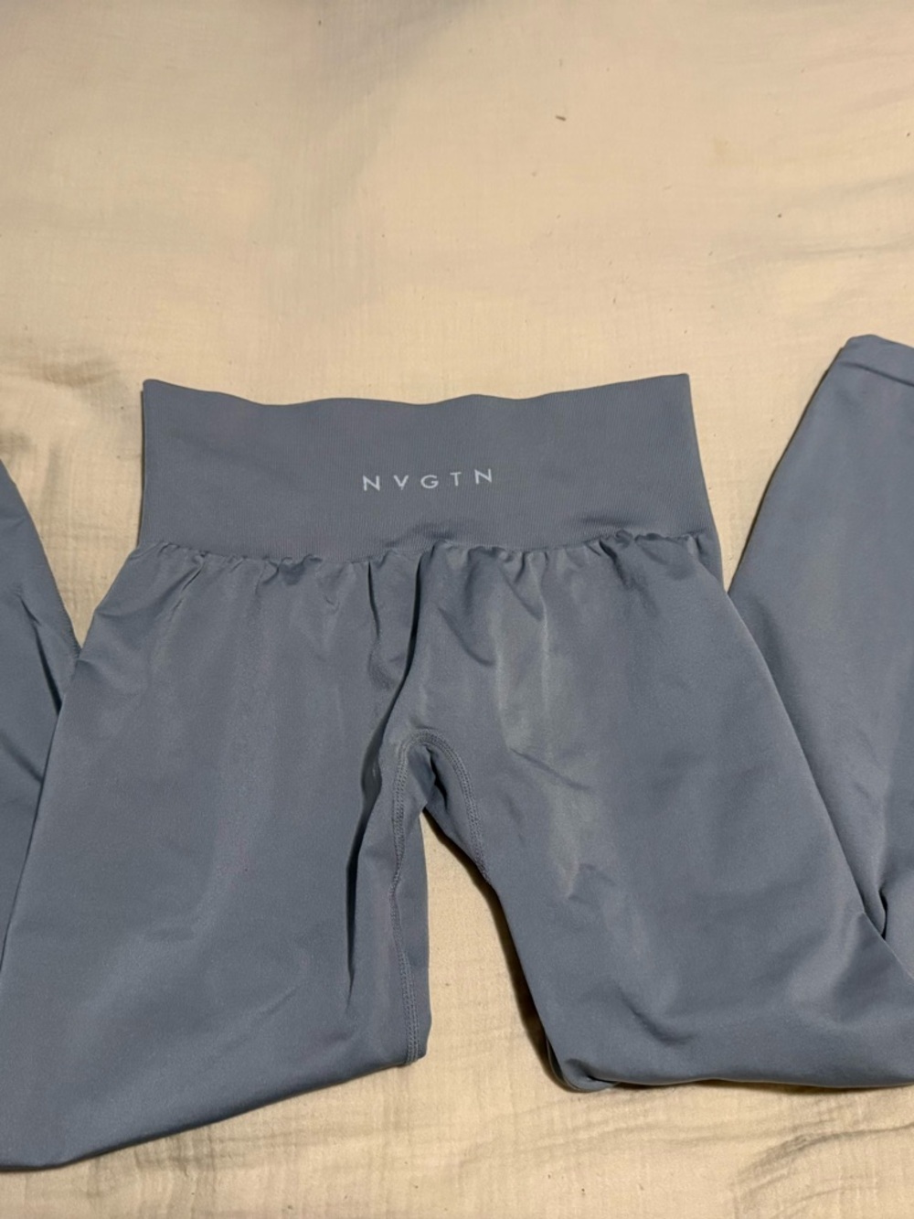 NVGTN High-Waist seamless Leggings in a reflective grey
